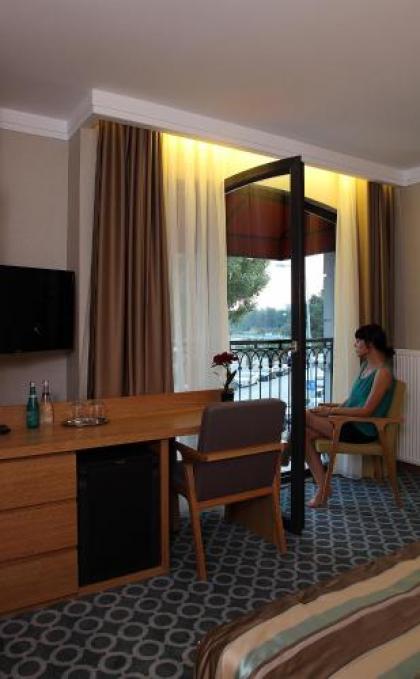 Tuzla Town Hotel - image 10