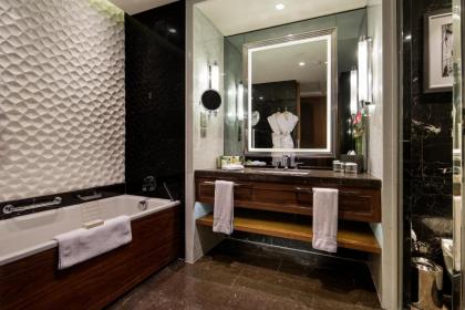 Hilton Istanbul Bomonti Hotel & Conference Center - image 19