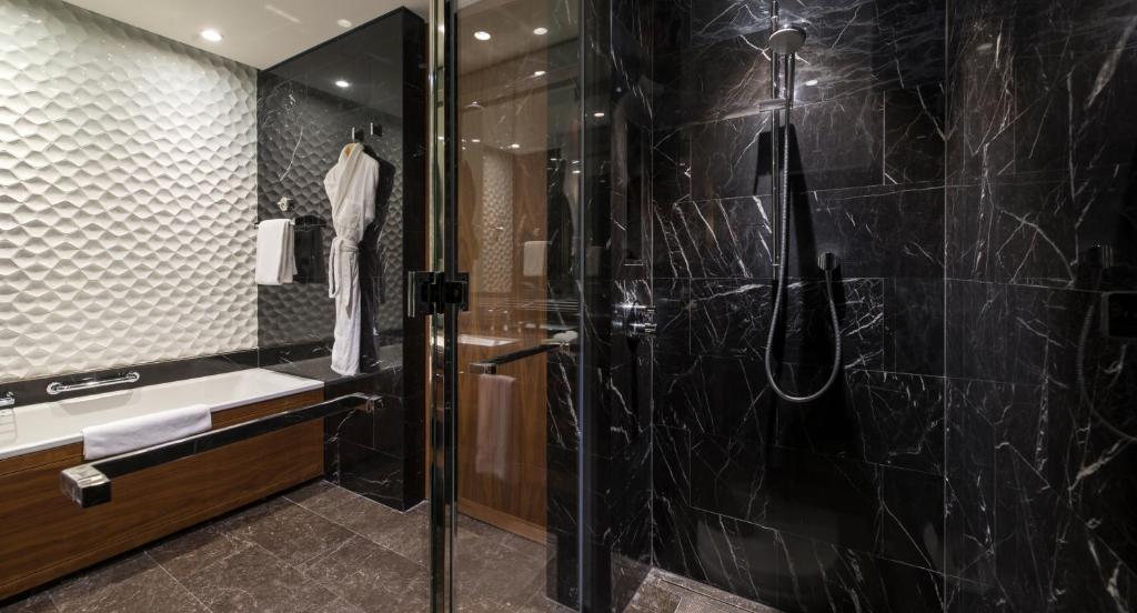 Hilton Istanbul Bomonti Hotel & Conference Center - image 3
