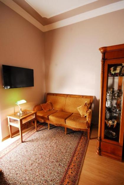 Station Hotel 34 - image 4