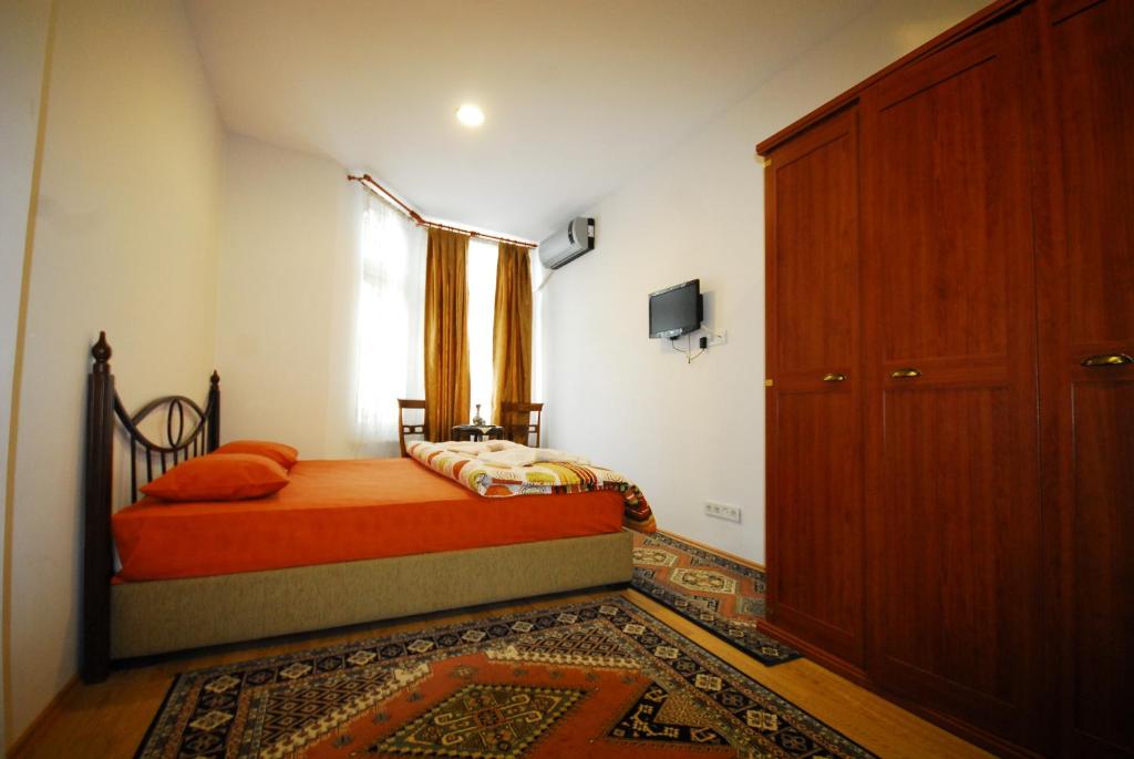 Station Hotel 34 - image 5