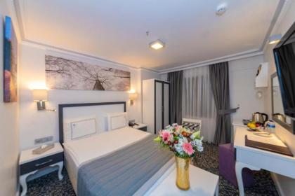 Skalion Hotel - image 12
