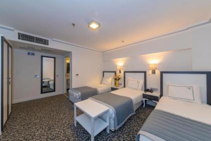 Skalion Hotel - image 18