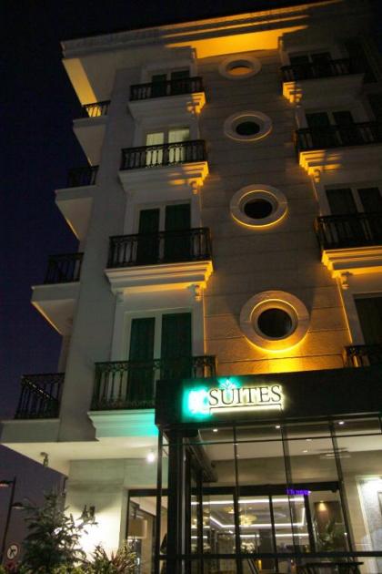 K Suites Hotel - image 10