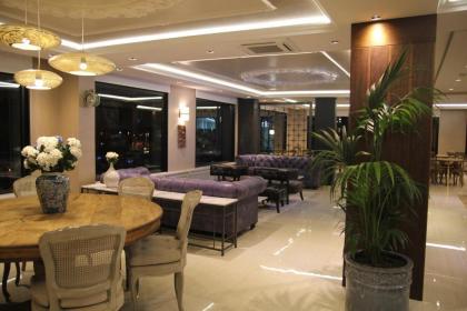 K Suites Hotel - image 9