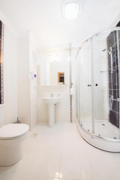 Overland Residence - image 2