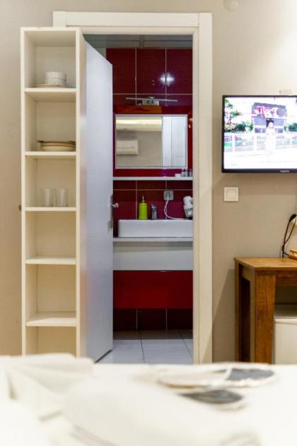 Dolce Vita Suite Hotel - image 11