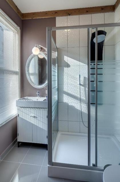 Loka Suites - image 7