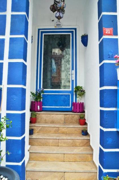La Petite Maison Hotel - image 14