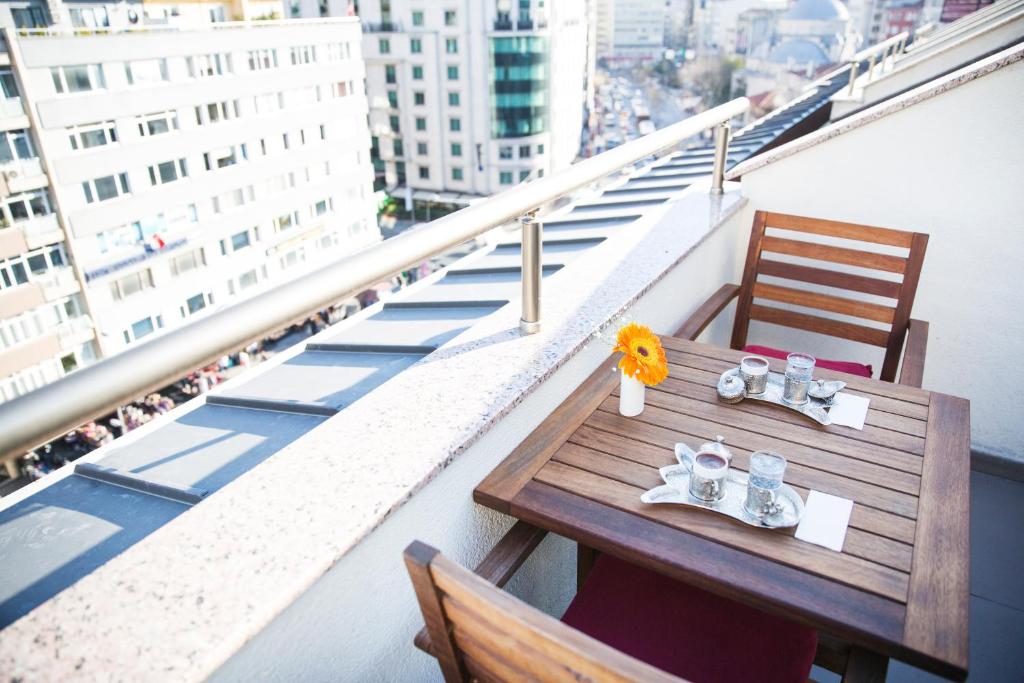 Grand Aras Hotel & Suites - image 4