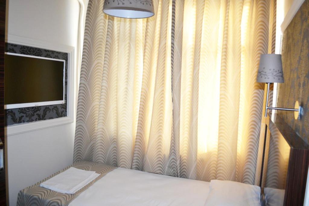 Venus Hotel Taksim - image 5