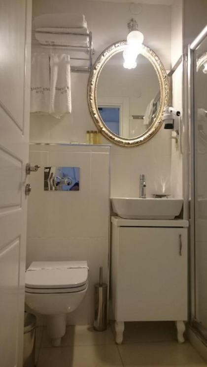 Diamond Royal Hotel - image 13