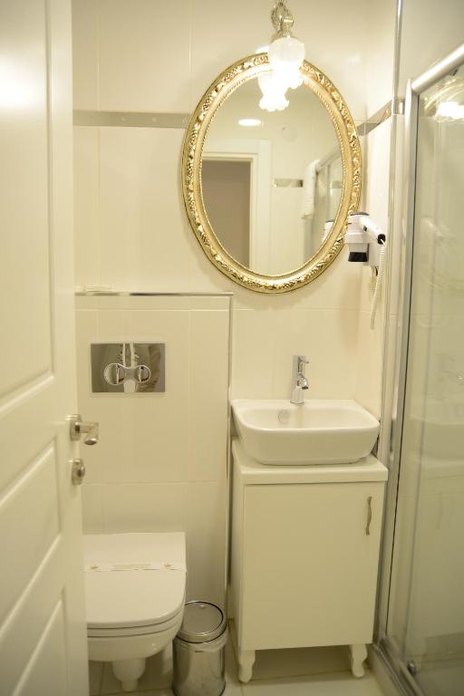 Diamond Royal Hotel - image 2