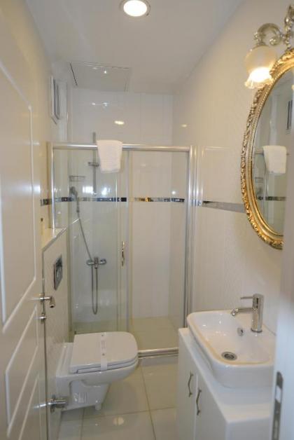 Diamond Royal Hotel - image 3