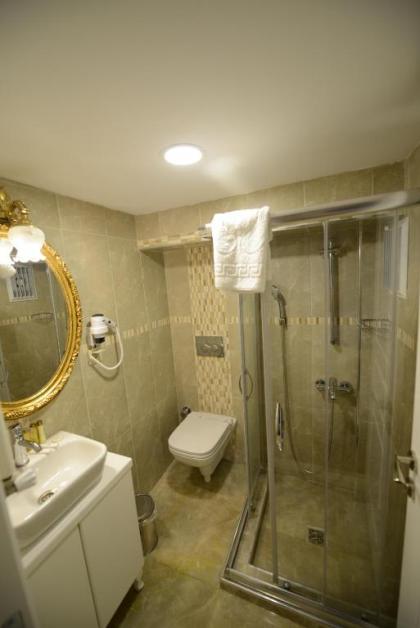 Diamond Royal Hotel - image 4