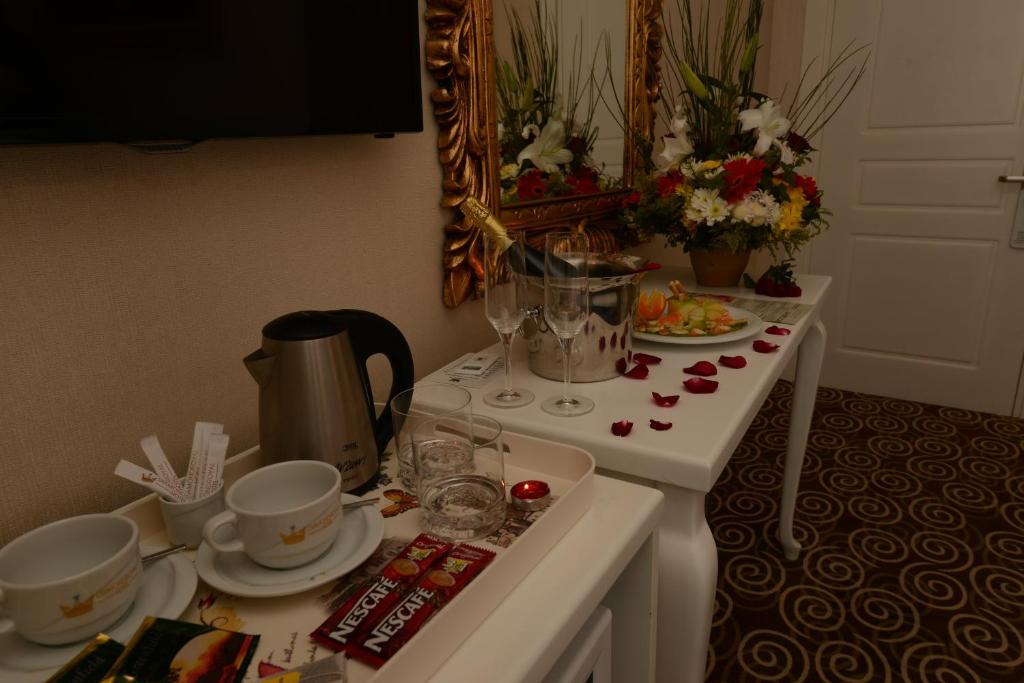 Diamond Royal Hotel - image 7