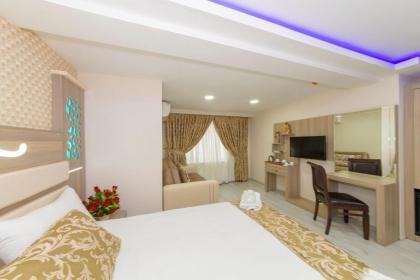 Raimond Hotel - image 18