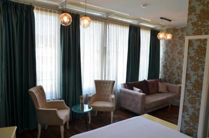 Miller Hotel - image 1