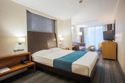 Housez Suites & Apartments Special Class - image 1