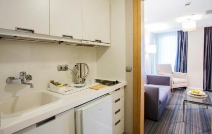 Housez Suites & Apartments Special Class - image 17