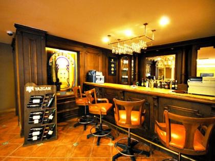 Golden Crown Hotel - image 15