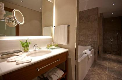 Crowne Plaza Istanbul Oryapark - image 11