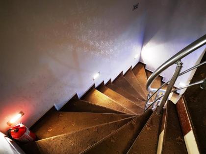 Hotel Broken Column - image 14