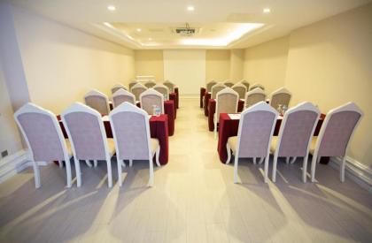 Reis Inn Hotel - image 13