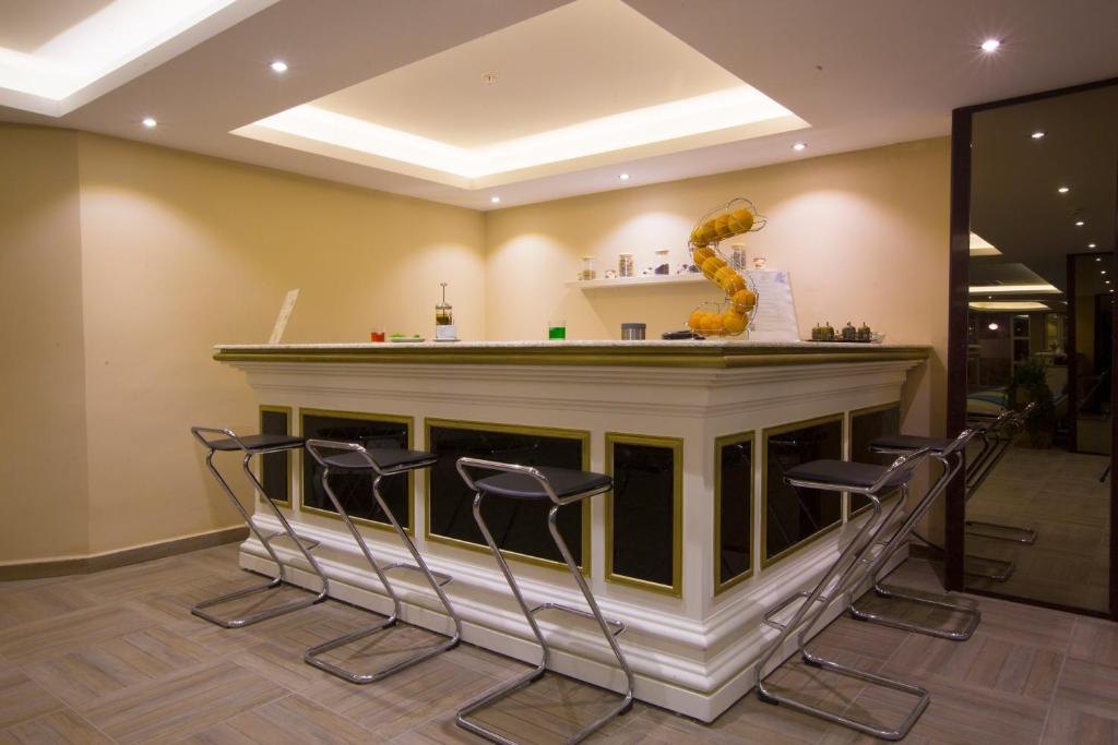 Reis Inn Hotel - image 3