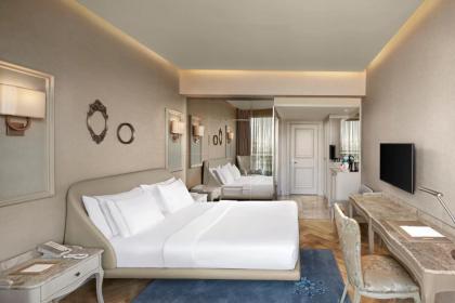 Lazzoni Hotel - image 11