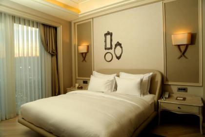 Lazzoni Hotel - image 16