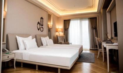 Lazzoni Hotel - image 18