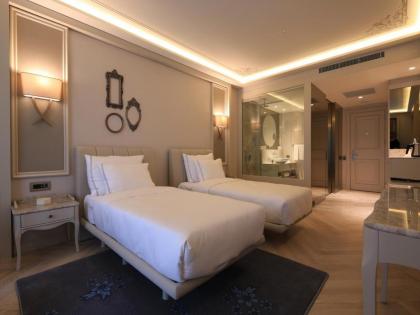 Lazzoni Hotel - image 19
