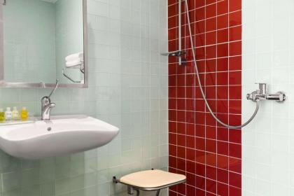 Ramada Encore Istanbul Kartal - image 12