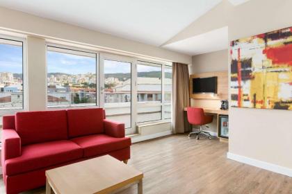 Ramada Encore Istanbul Kartal - image 17