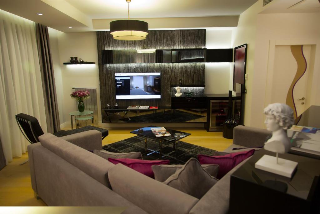 The Leos Residence - image 5