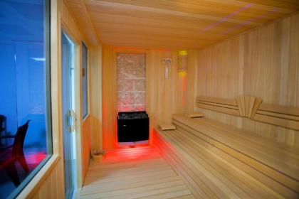 Alpinn Hotel - image 10