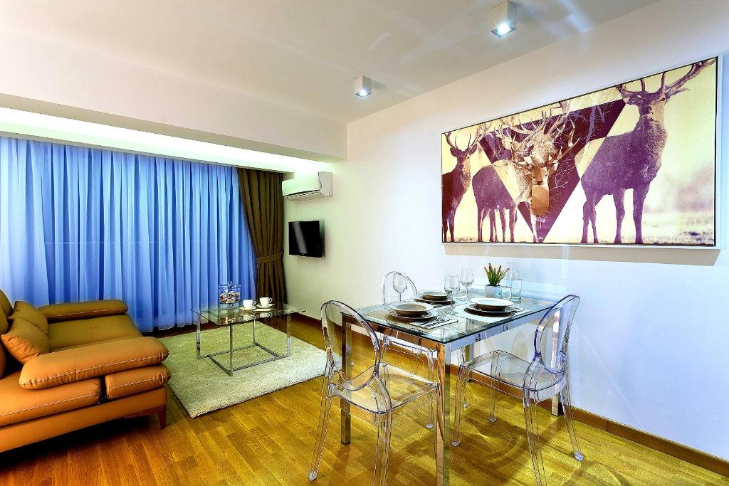 The Place Hotel - image 6
