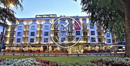 Dosso Dossi Hotels Downtown - image 1