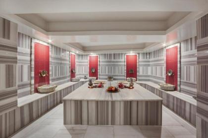 Great Fortune Hotel & Spa - image 19