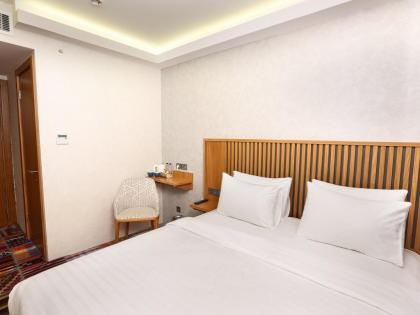Discovery Hotel - image 13