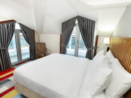 Discovery Hotel - image 3