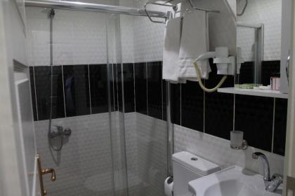 Rozza Hotel - image 26