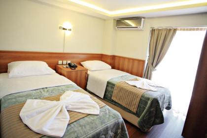 Taksim Palace Hotel - image 8
