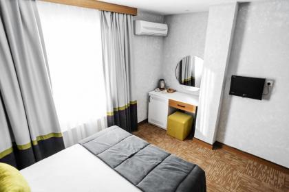 Hotel Carlton - image 13