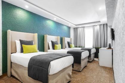 Hotel Carlton - image 16