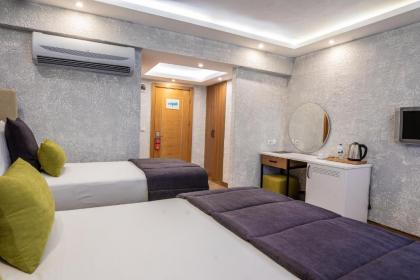 Hotel Carlton - image 20