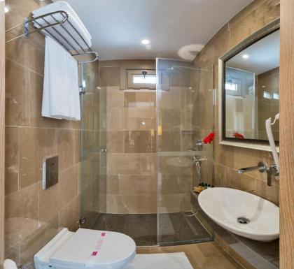 Aybar Hotel - image 2