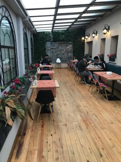 Aybar Hotel - image 4