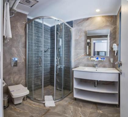 Inntel Hotel Istanbul - image 13
